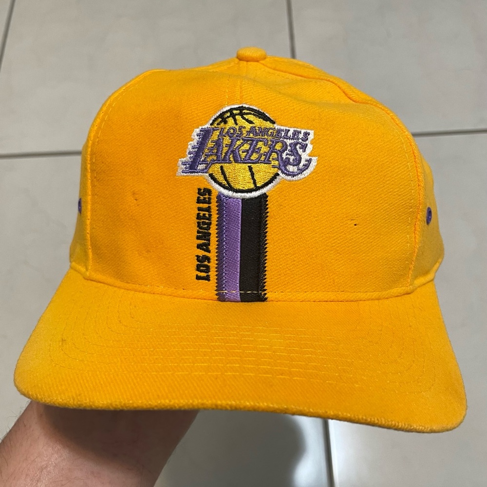 Los Angeles Lakers Yellow Purple Hat Snapback Cap Logo 7 NBA Vintage
